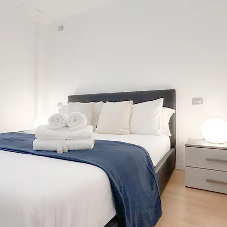 Centro E Mare - Terrazza - Wifi - Ac Daire